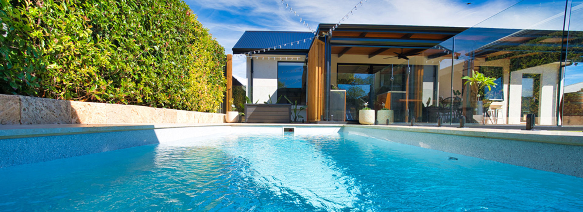 Entertainer Fibreglass Swimming pool Melbourne